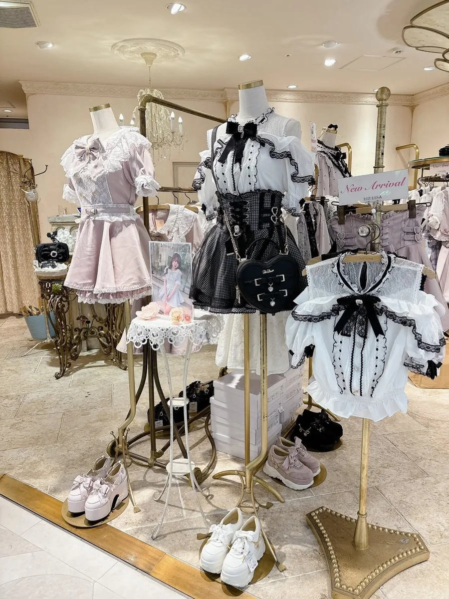 LIZ LISA Lace Outfit